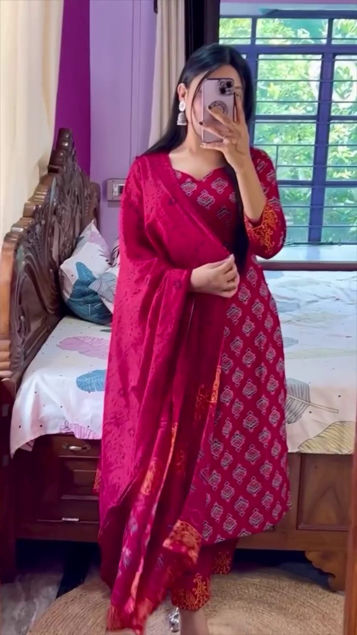 Bottle Green Georgette Kurta with Heavy Cream Thread Embroidery and Matching Dupatta - Elegant Ethnic Ensemble - Image 2