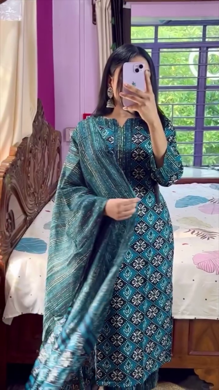 Bottle Green Georgette Kurta with Heavy Cream Thread Embroidery and Matching Dupatta - Elegant Ethnic Ensemble - Image 8